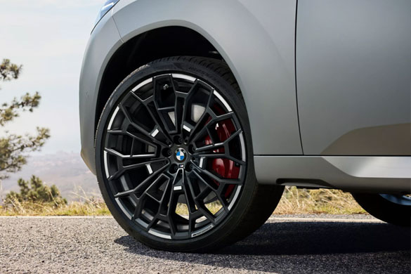 22-calowe kompletne koło BMW M Performance Y Spoke 1134 M Bicolor.