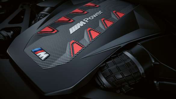  8-cylindrowy silnik hybrydowy plug-in. 